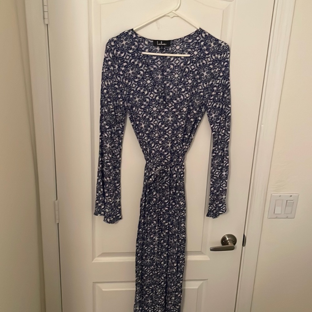 Lulu size S blue and white long maxi dress with belt